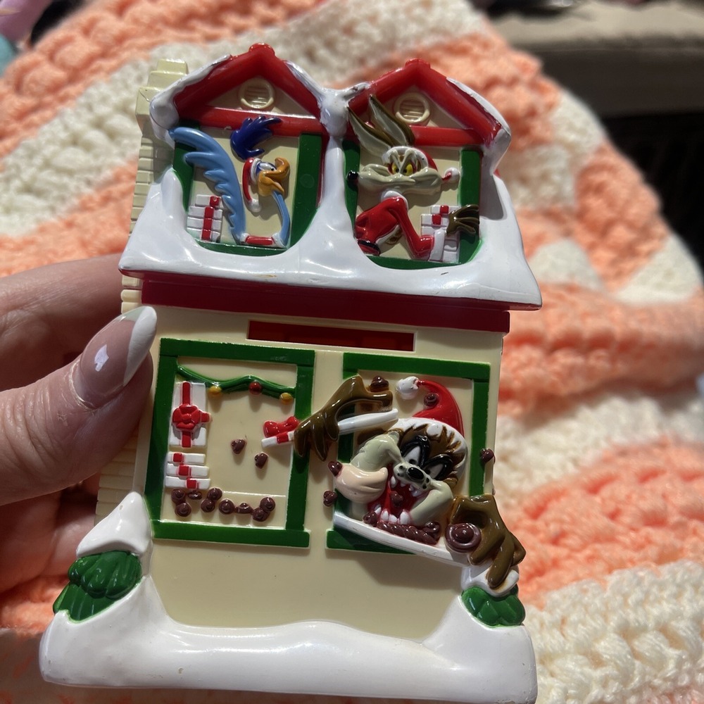 Russell Stover Warner Brothers Candy Kitchen 1997 Christmas Looney Tunes Bank